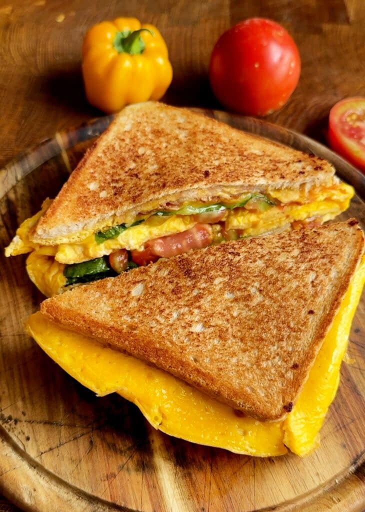 Crispy One-Pan Egg and Bacon Toast