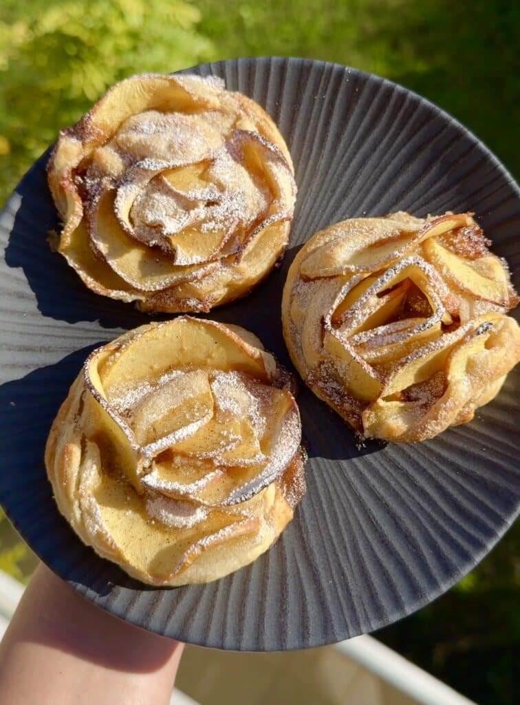 Puff Pastry Apple Roses